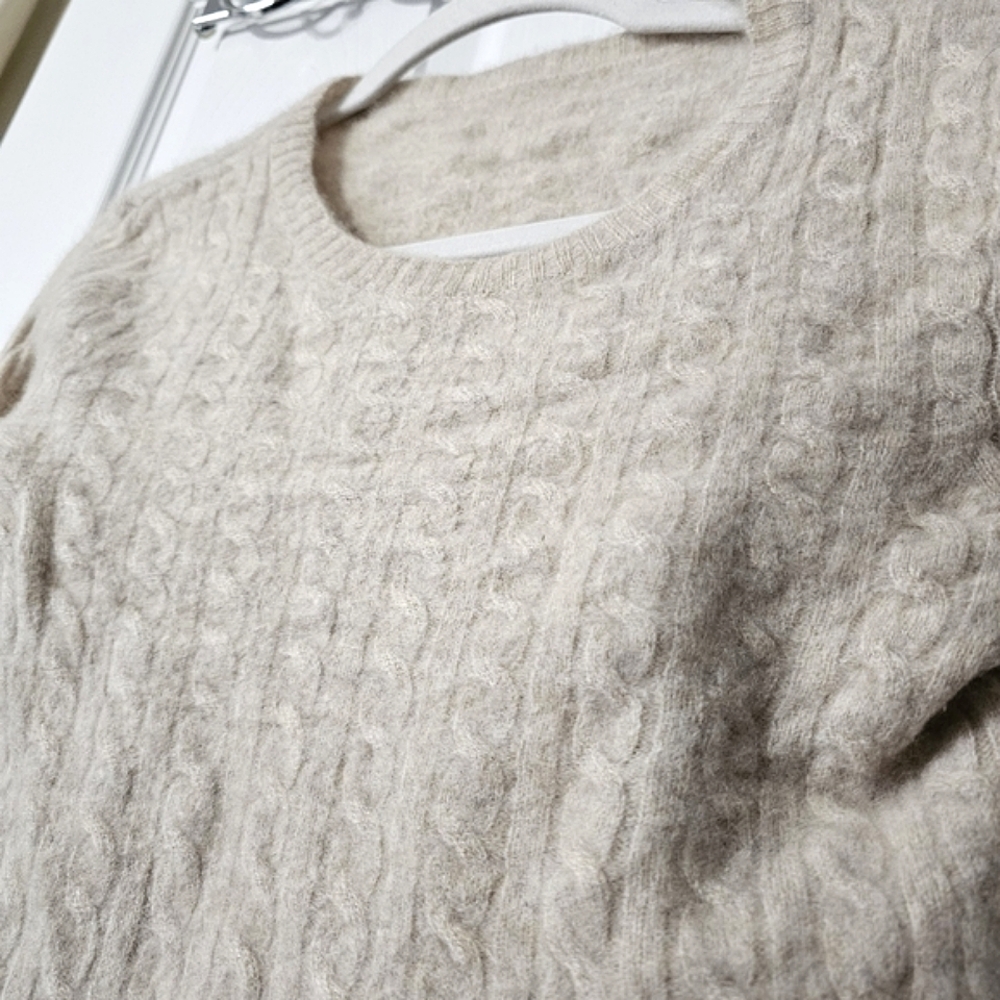 Cable Knit 100% Cashmere Sweater - Size S (Junior's) - Picture 5 of 10